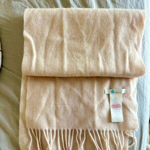 Free Gift! 🎁Boden 100% Wool Scarf